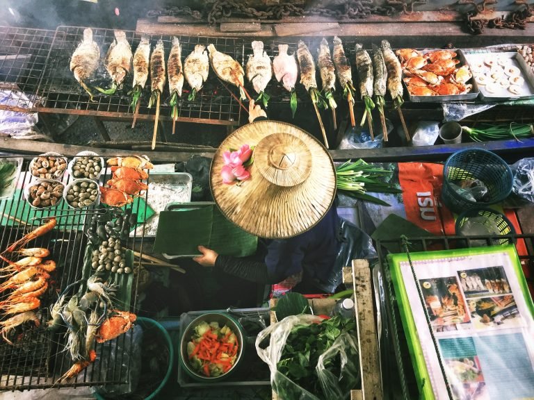 Local Foodie Secrets: Where the Locals Eat in Bangkok